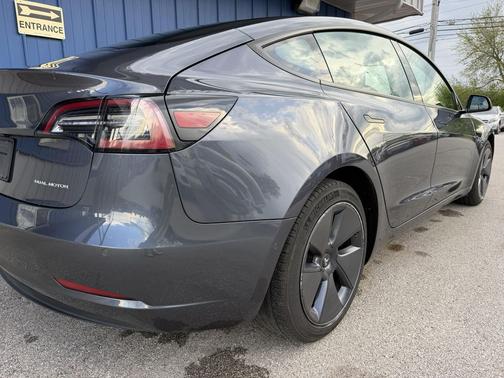 Gray 2022 Tesla Model 3 Long Range