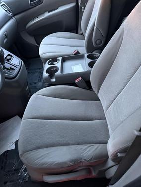 2012 Kia Sedona LX
