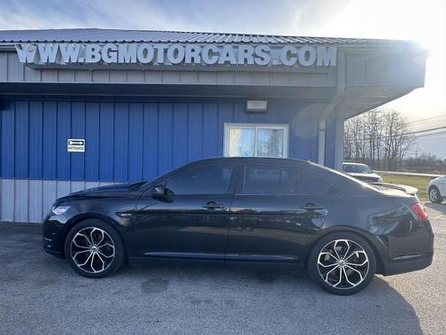 2013 Ford Taurus 4dr Sdn SHO AWD