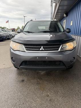 Gray 2009 Mitsubishi Outlander ES