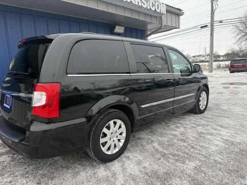 2013 Chrysler Town & Country Touring