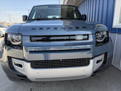 2020 Land Rover Defender 110 HSE 7 SEATER