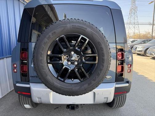 2020 Land Rover Defender 110 HSE 7 SEATER