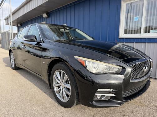 Black 2015 INFINITI Q50 Premium
