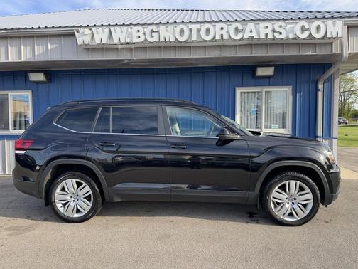 Black 2020 Volkswagen Atlas 3.6L SE w/Technology