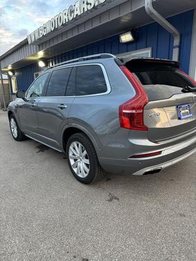 2016 Volvo XC90 T6 Momentum
