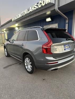 2016 Volvo XC90 T6 Momentum