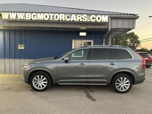 2016 Volvo XC90 T6 Momentum