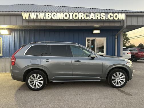 2016 Volvo XC90 T6 Momentum