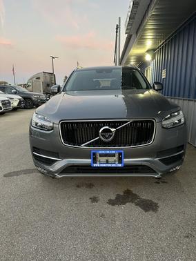 2016 Volvo XC90 T6 Momentum