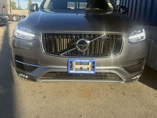 2016 Volvo XC90 T6 Momentum