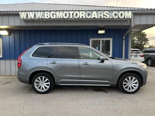 2016 Volvo XC90 T6 Momentum
