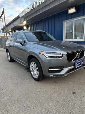 2016 Volvo XC90 T6 Momentum