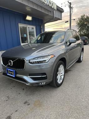 2016 Volvo XC90 T6 Momentum