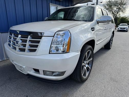 White 2010 Cadillac Escalade ESV Premium