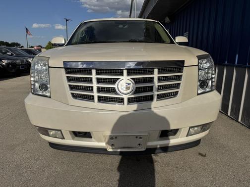 White 2010 Cadillac Escalade ESV Premium