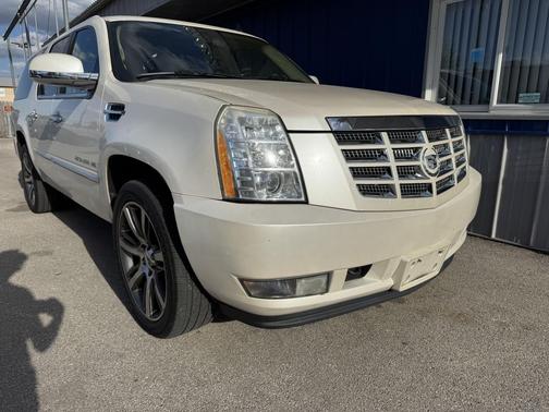 White 2010 Cadillac Escalade ESV Premium