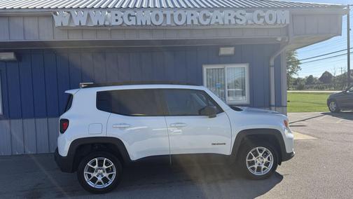 White 2022 Jeep Renegade Latitude