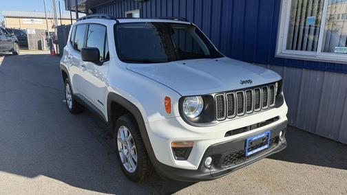 White 2022 Jeep Renegade Latitude