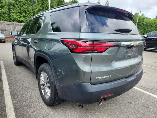 Silver Sage Metallic 2023 Chevrolet Traverse LT Cloth