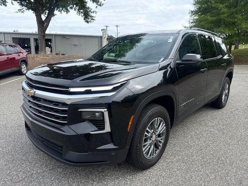 Mosaic Black Metallic 2025 Chevrolet Traverse LT