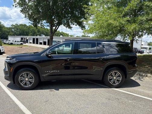 Mosaic Black Metallic 2025 Chevrolet Traverse LT