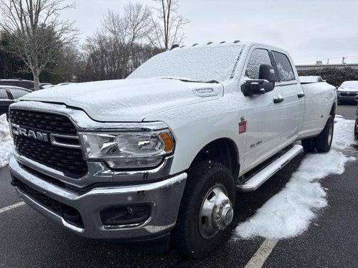 2024 RAM 3500 Big Horn Crew Cab 4x4 8' Box