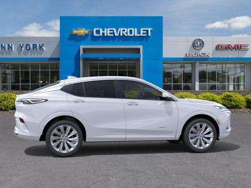 White Frost Tricoat 2026 Buick Envista Avenir FWD