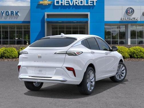 White Frost Tricoat 2026 Buick Envista Avenir FWD