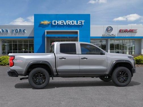 Sterling Gray Metallic 2026 Chevrolet Colorado Trail Boss