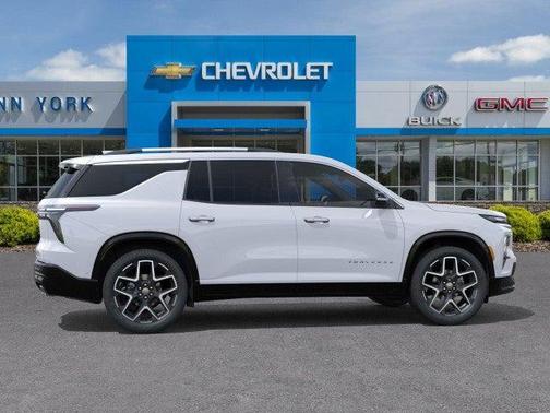 Polar White Tricoat 2026 Chevrolet Traverse High Country