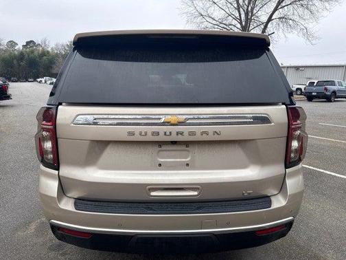 2023 Chevrolet Suburban LT