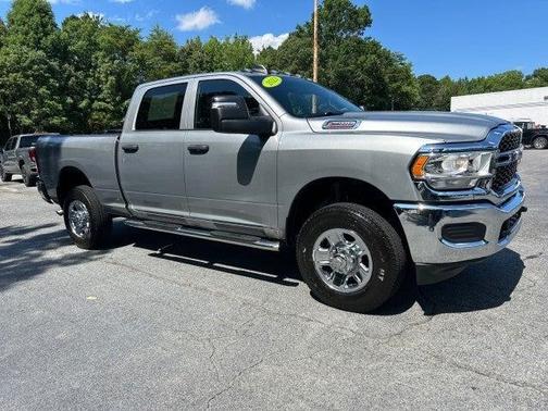 2023 RAM 2500 Tradesman Crew Cab 4x4 6'4' Box