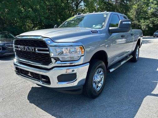 2023 RAM 2500 Tradesman Crew Cab 4x4 6'4' Box