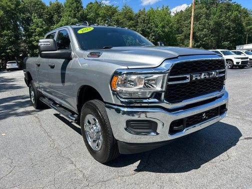 2023 RAM 2500 Tradesman Crew Cab 4x4 6'4' Box