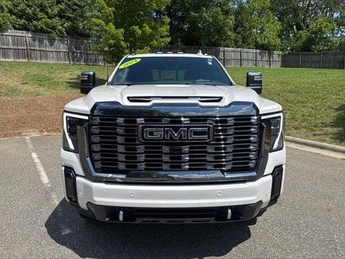 White Frost Tricoat 2024 GMC Sierra 2500 Denali Ultimate