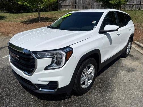 Summit White 2024 GMC Terrain SLE