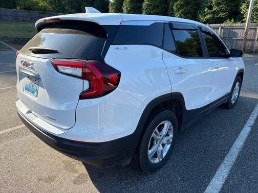 Summit White 2024 GMC Terrain SLE