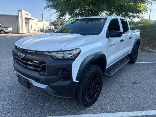 Summit White 2024 Chevrolet Colorado Trail Boss