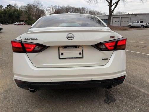 2025 Nissan Altima SR AWD