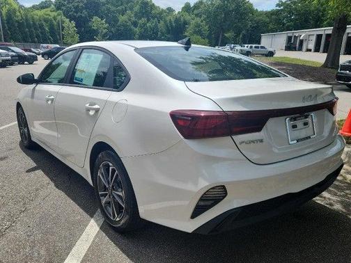Snow White Pearl 2023 Kia Forte LXS