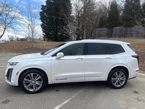 2023 Cadillac XT6 Premium Luxury FWD