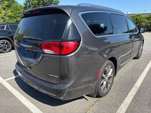 Granite Crystal Metallic Clearcoat 2017 Chrysler Pacifica Limited
