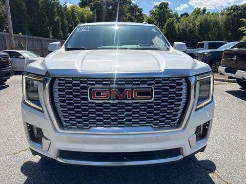 White Frost Tricoat 2021 GMC Yukon XL Denali