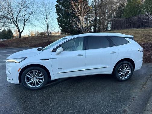 2022 Buick Enclave FWD Avenir