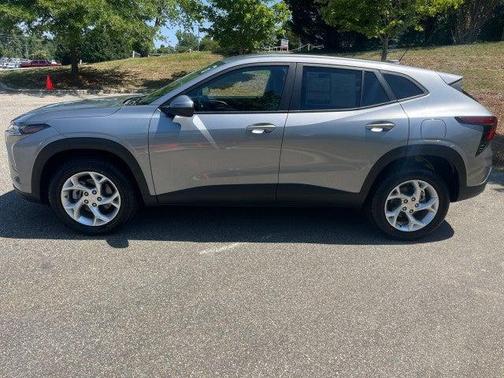 Sterling Gray Metallic 2024 Chevrolet Trax LS