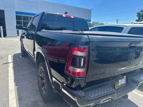 Diamond Black Crystal Pearlcoat 2020 RAM 1500 Limited