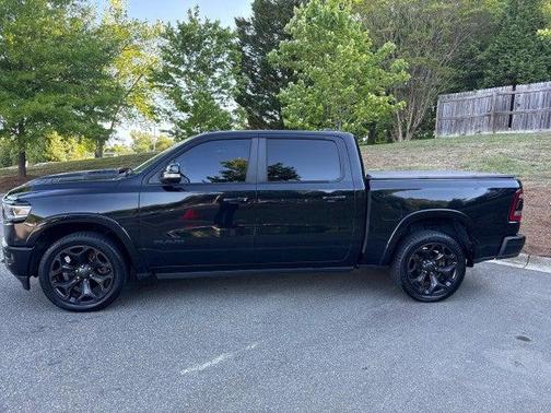 Diamond Black Crystal Pearlcoat 2020 RAM 1500 Limited
