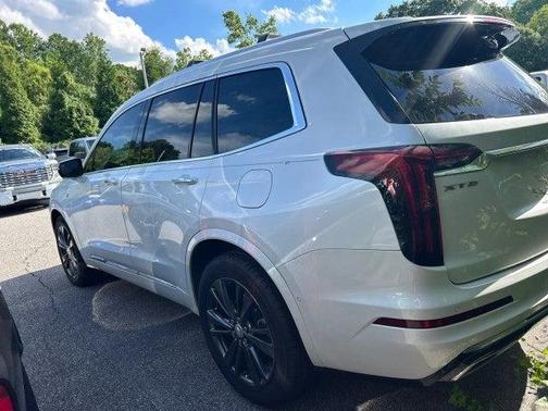 2022 Cadillac XT6 Premium Luxury FWD