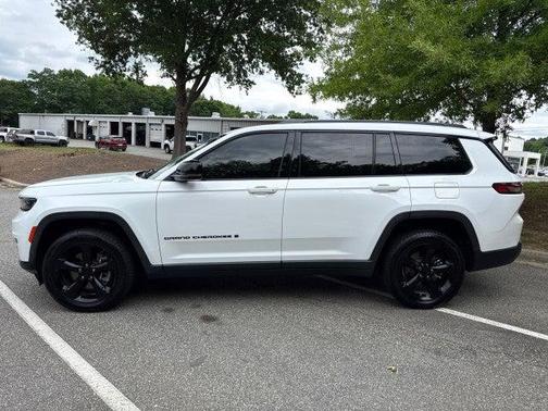 Bright White Clearcoat 2022 Jeep Grand Cherokee L Limited